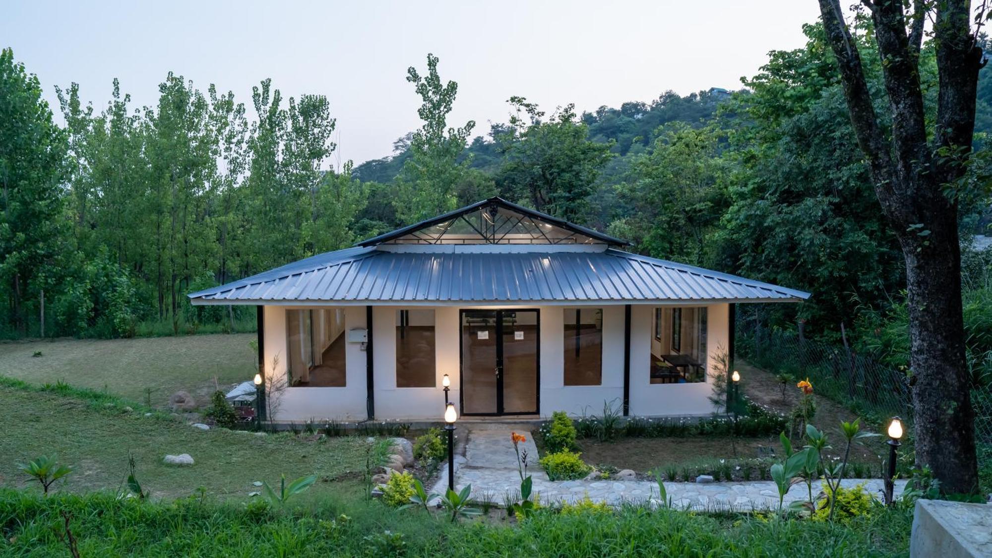 Dev Bhoomi Farms & Cottages Dharamshala Dış mekan fotoğraf